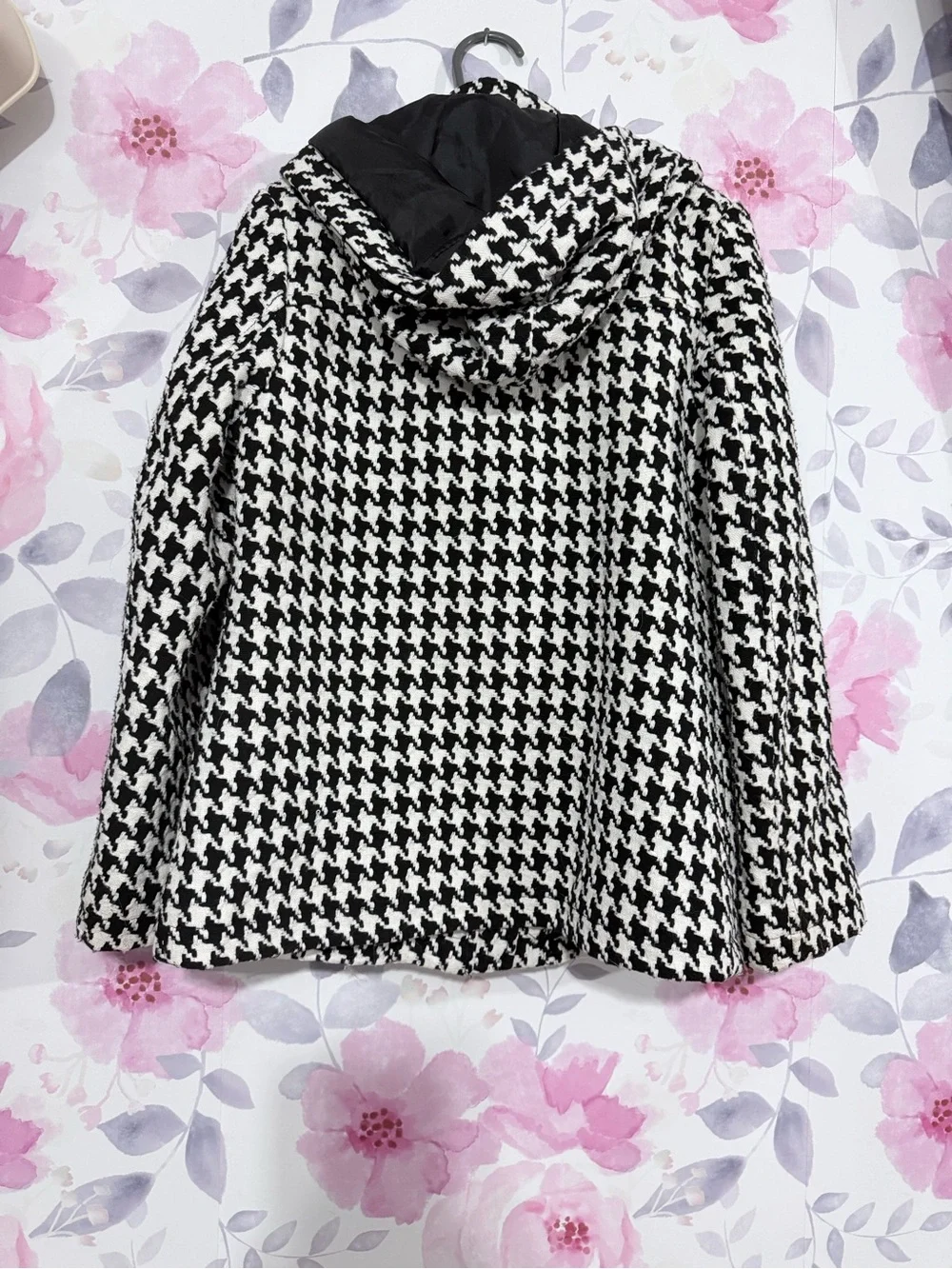 Holiday Editions stylish houndstooth